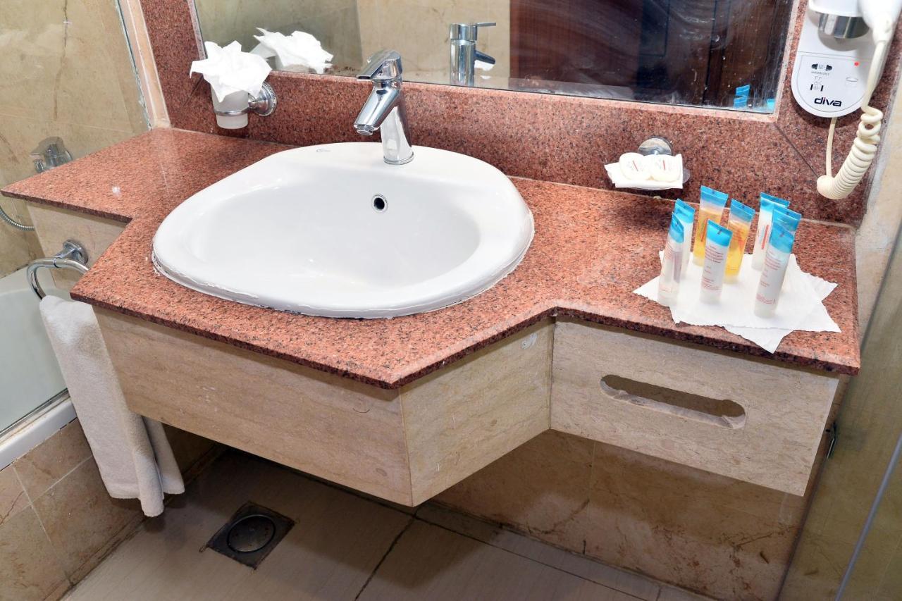 Superior Double or Twin Room with Pool View